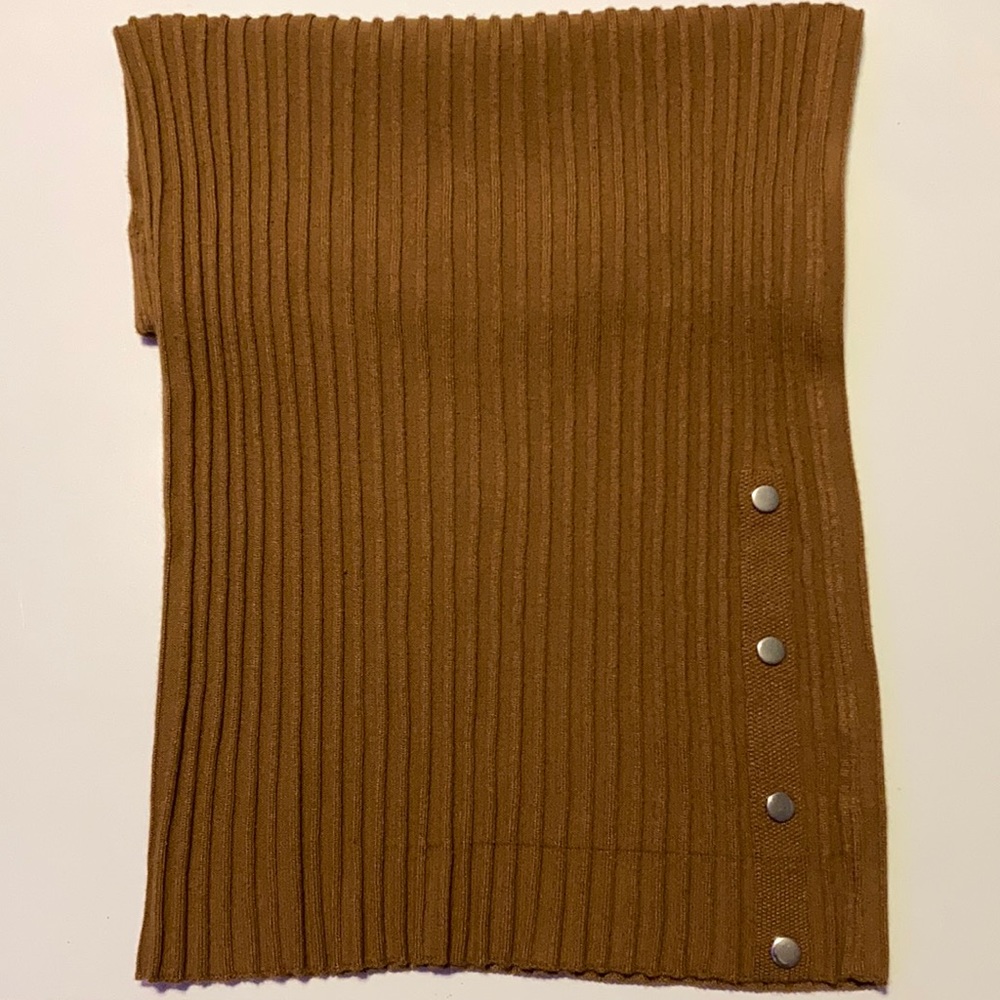 Brown with metal button set